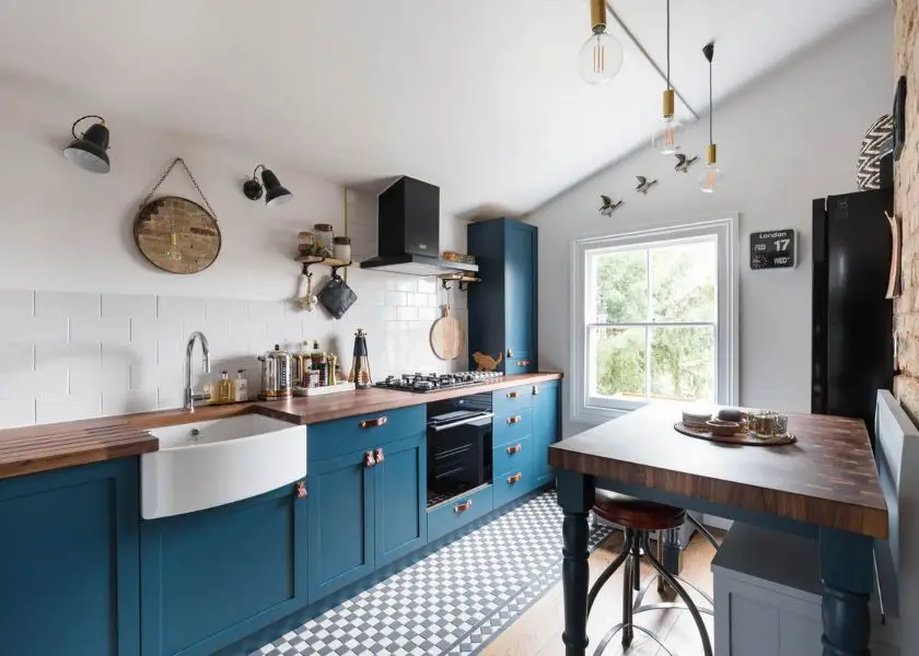 Tidak Memaksimalkan Ruang Vertikal jadi kesalahan untuk dapur Kecil tapi rapi